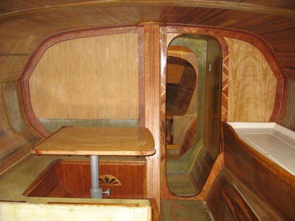 main saloon with bench / couch to the right